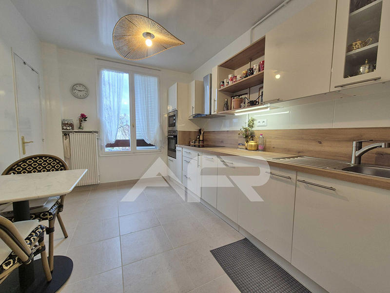 Appartement - 101 m² - 3 pièces