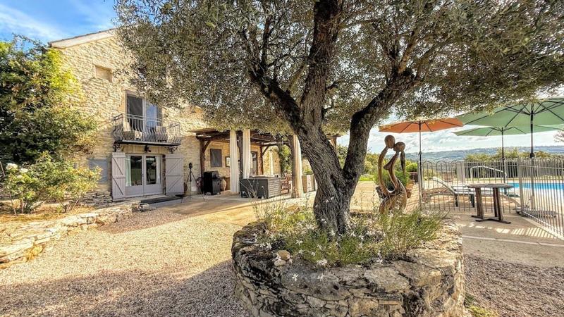 Propriété - 200 m² - 7 pièces