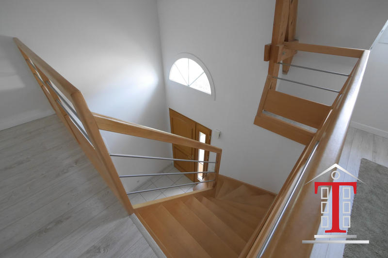 Maison - 202 m² - 8 pièces