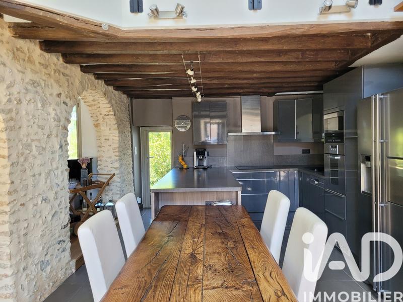 Maison - 280 m² - 10 pièces