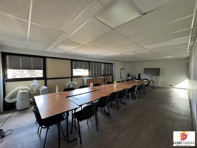 Bureau - 335 m²
