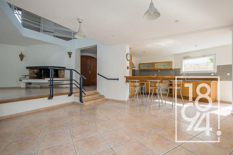 Maison d'architecte - 239 m² - 6 pièces