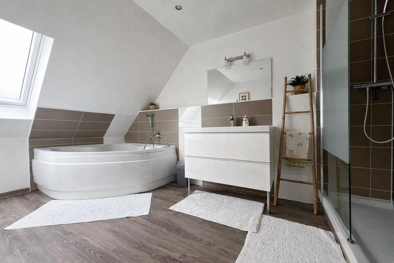 Maison - 142 m² - 7 pièces