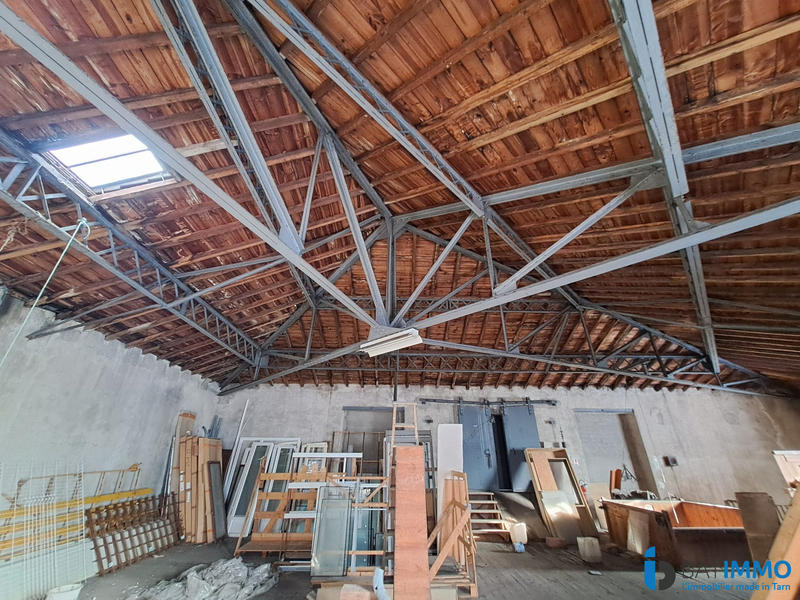 Local d'activités - 1 800 m²