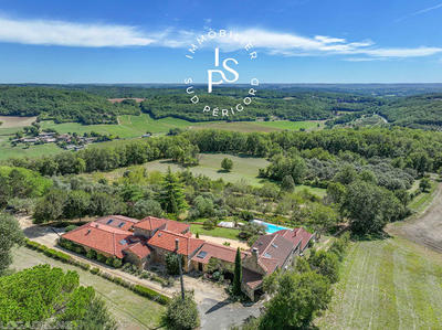 Maison - 448 m² - 16 pièces