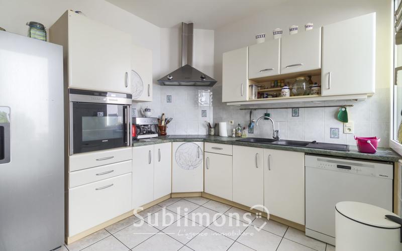 Maison - 274 m² - 8 pièces