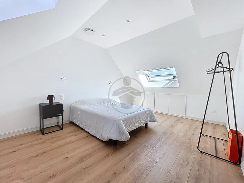 Maison - 183 m² - 6 pièces