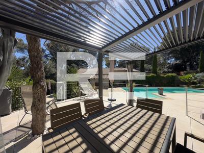 Villa - 188 m² - 9 pièces