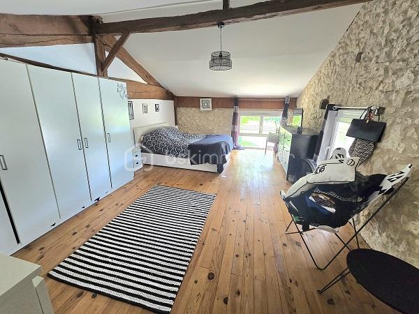 Demeure - 379 m² - 10 pièces