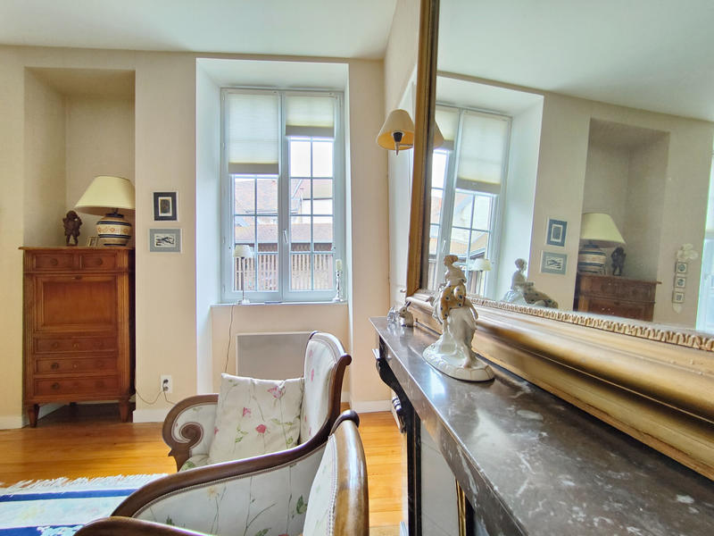 Propriété - 215 m² - 9 pièces