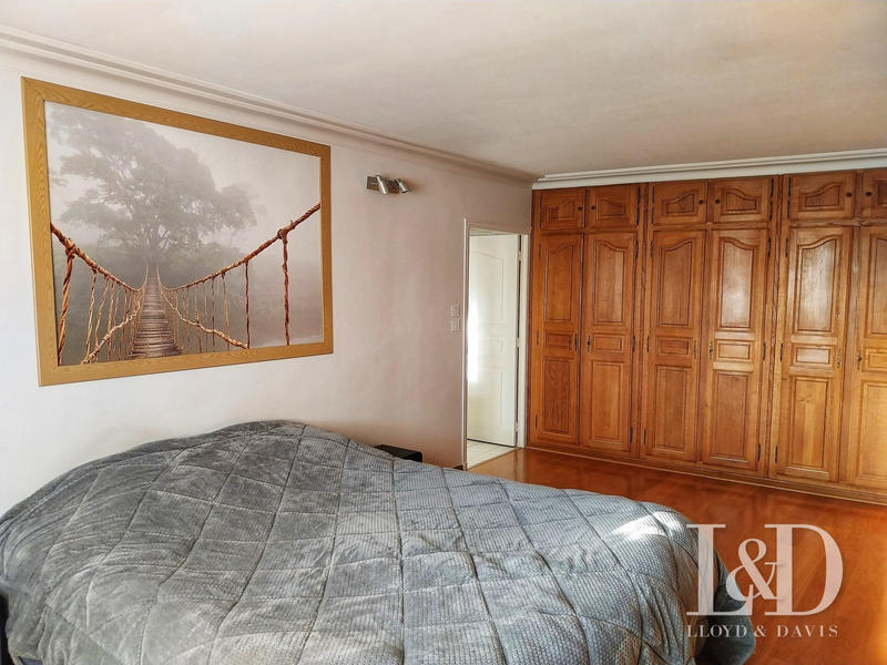 Maison - 540 m² - 14 pièces