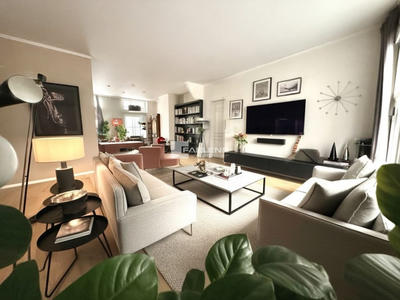 Maison - 207 m² - 9 pièces