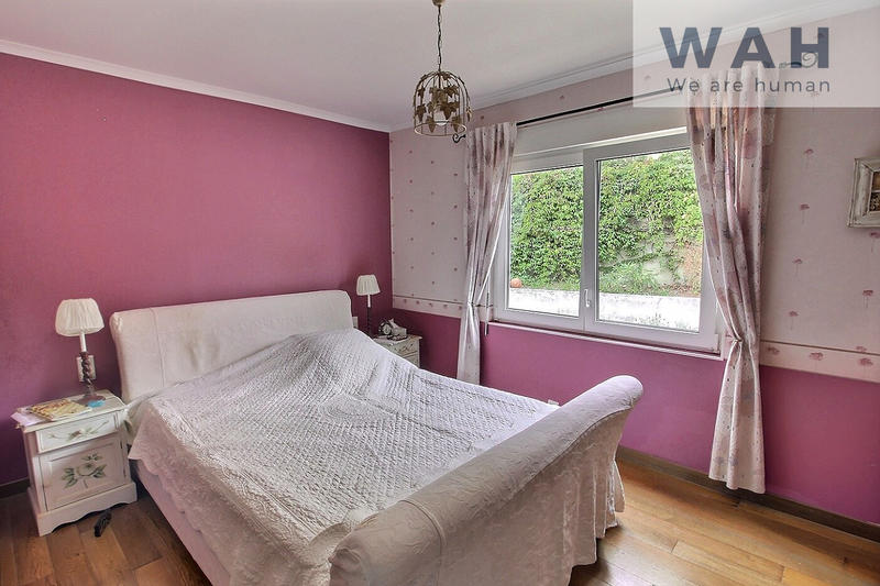 Maison - 225 m² - 8 pièces