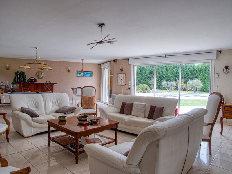 Maison - 287 m² - 10 pièces