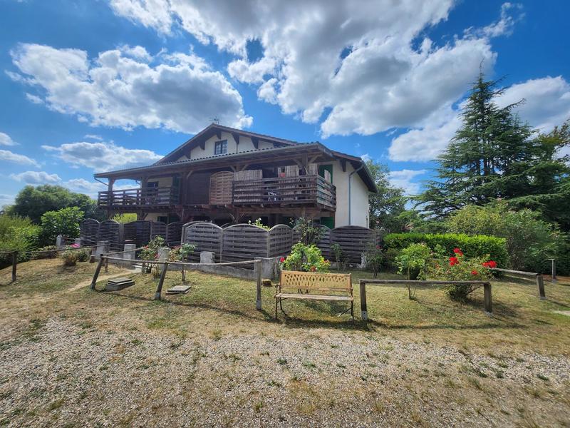 Local commercial - 762 m² - 15 pièces