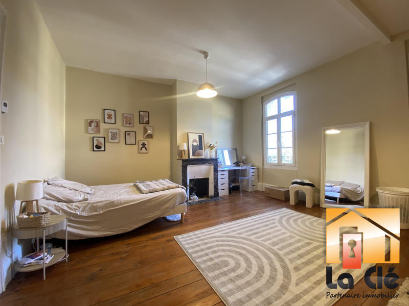 Maison - 250 m² - 6 pièces