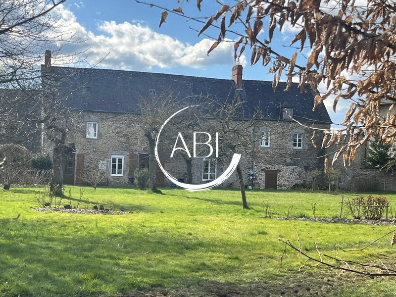 Maison - 230 m² - 8 pièces