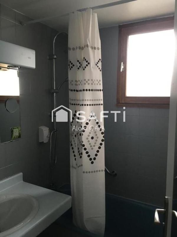 Local commercial - 4 000 m² - 17 pièces