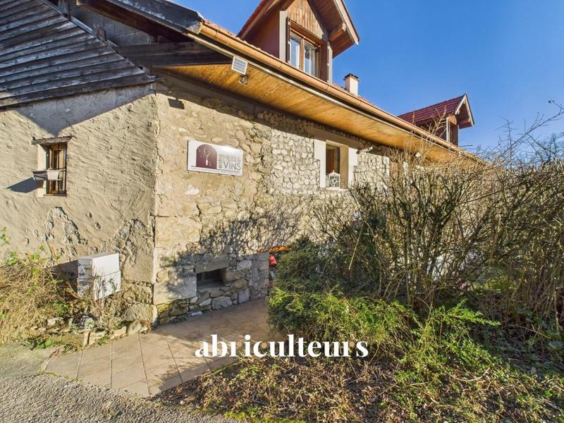 Maison ancienne - 433 m² - 16 pièces