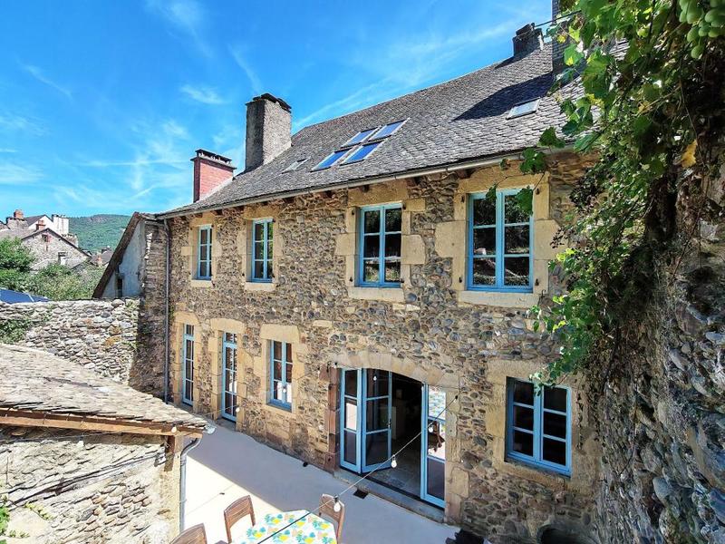 Maison - 372 m² - 8 pièces