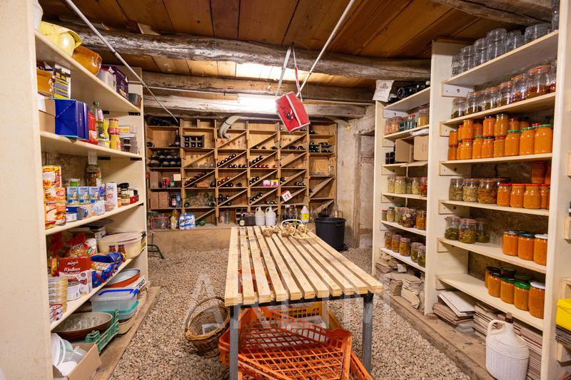 Maison - 440 m² - 9 pièces