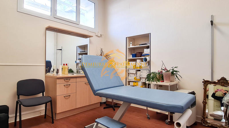 Maison - 217 m² - 11 pièces