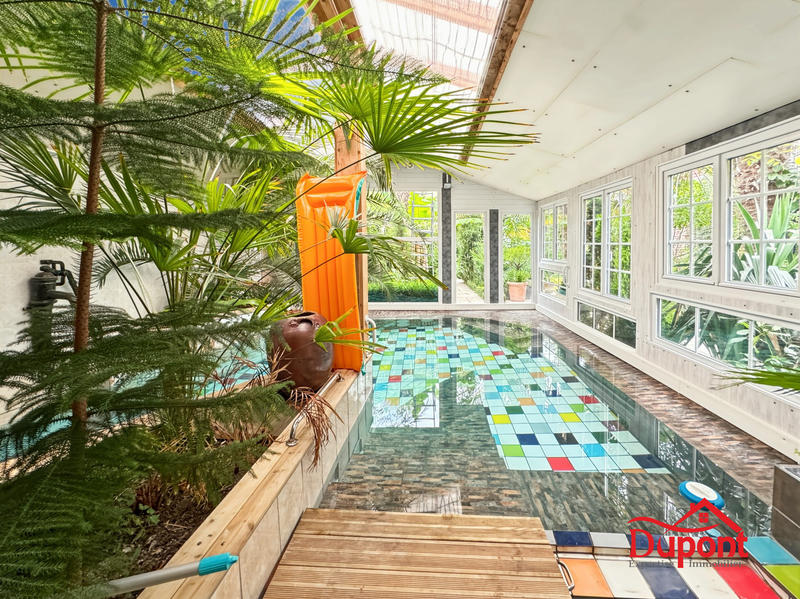 Maison - 338 m² - 8 pièces