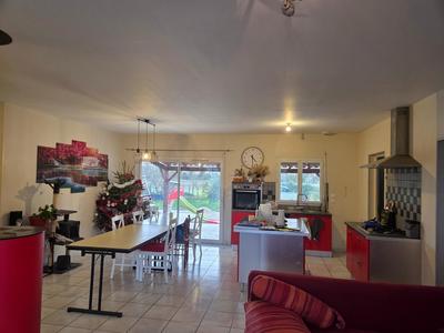 Maison - 97 m² - 5 pièces