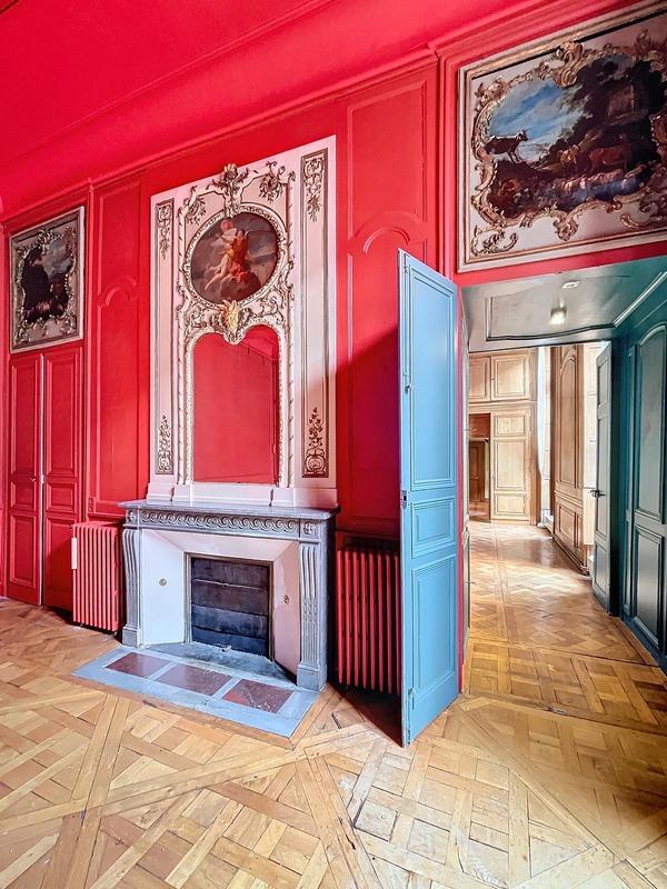 Appartement ancien - 250 m² - 7 pièces