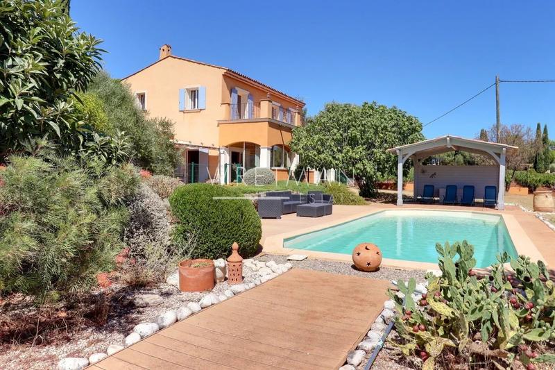 Villa - 230 m² - 9 pièces