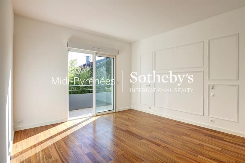 Appartement - 218 m² - 6 pièces