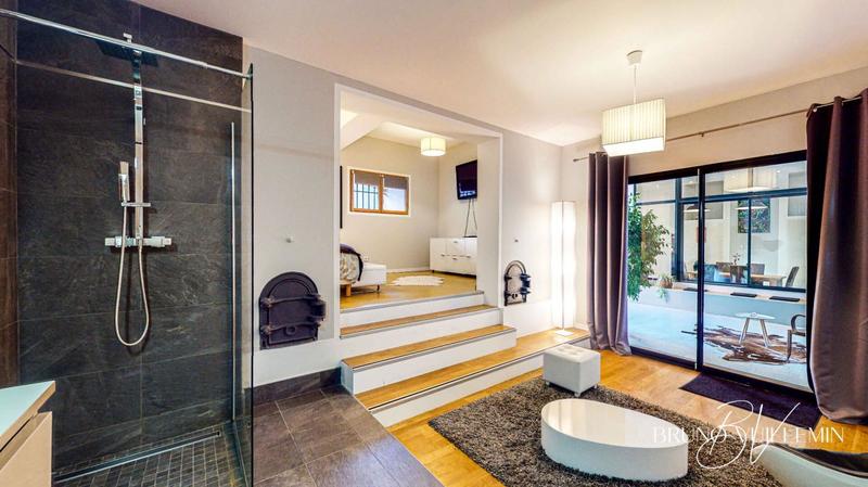 Demeure - 500 m² - 15 pièces