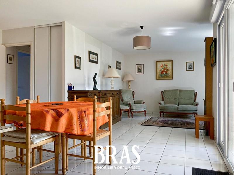 Appartement - 81 m² - 4 pièces