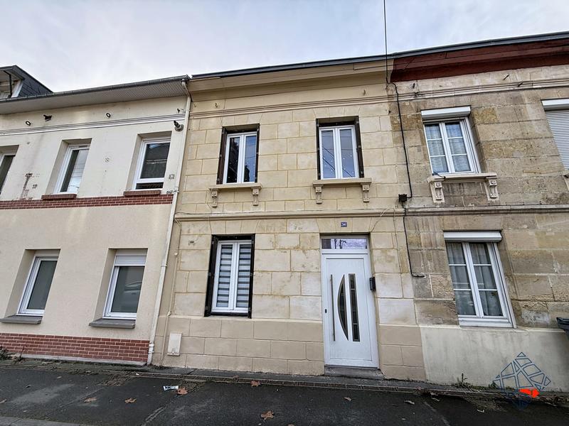 Maison - 96 m² - 5 pièces