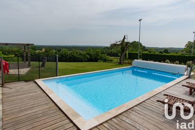 Maison - 207 m² - 7 pièces