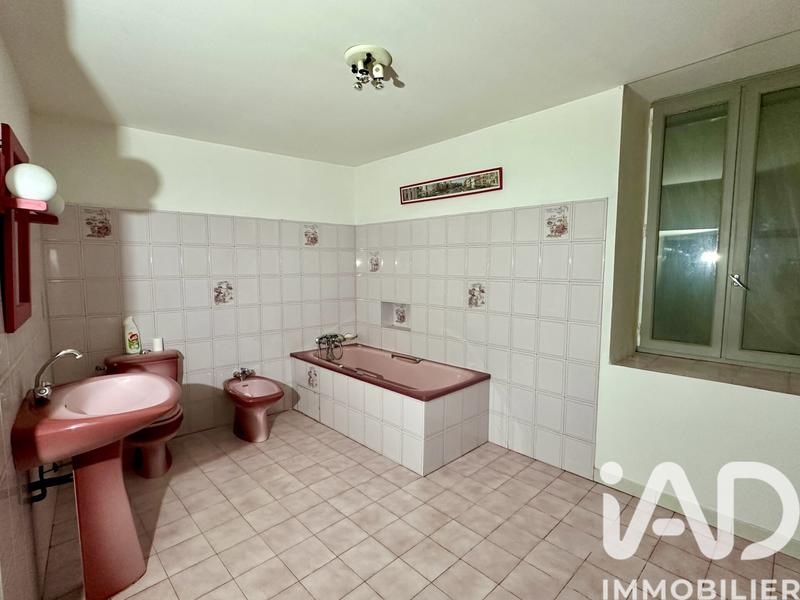 Maison de village - 257 m² - 12 pièces