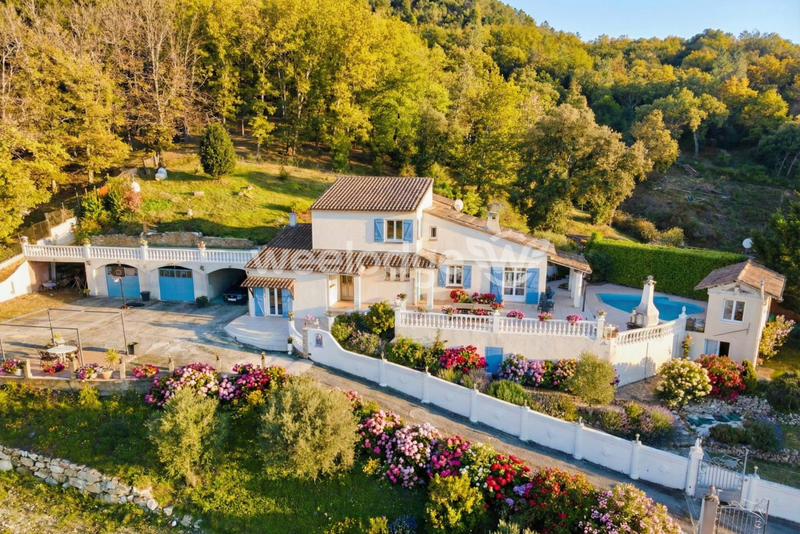 Maison - 168 m² - 7 pièces