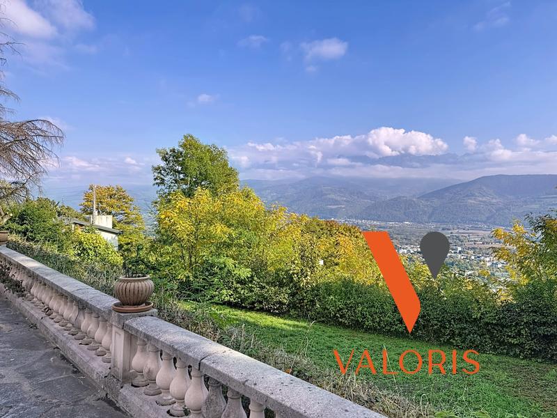 Maison - 197 m² - 9 pièces