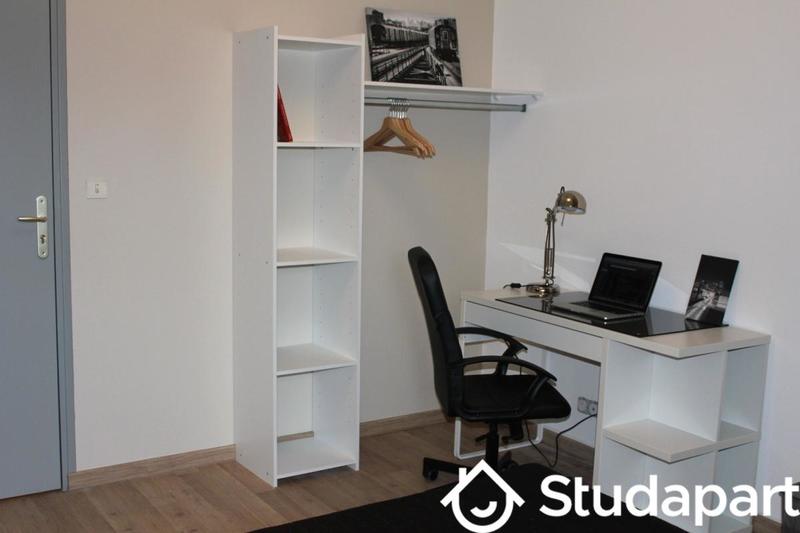 Chambre - 11 m² - 1 pièce