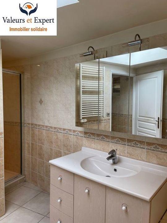 Maison traditionnelle - 137 m² - 5 pièces