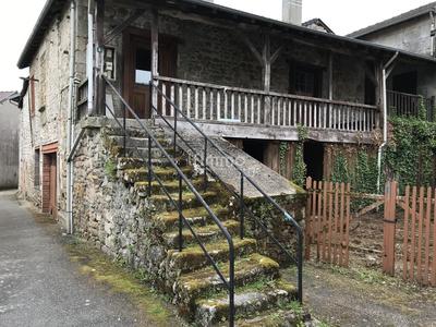 Maison de village - 300 m² - 15 pièces