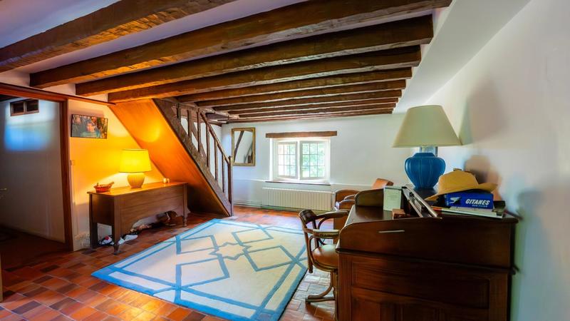 Maison - 660 m² - 16 pièces