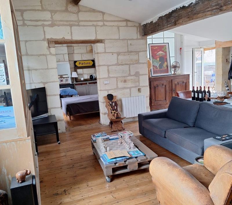 Appartement - 96 m² - 2 pièces