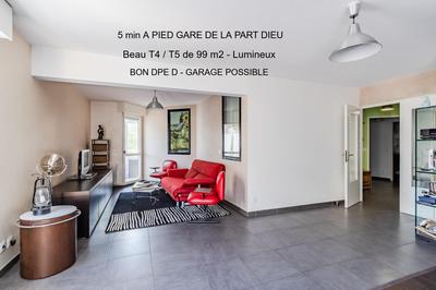 Appartement - 99 m² - 4 pièces