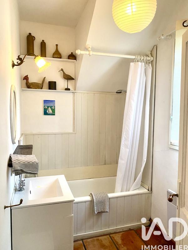 Maison - 245 m² - 10 pièces