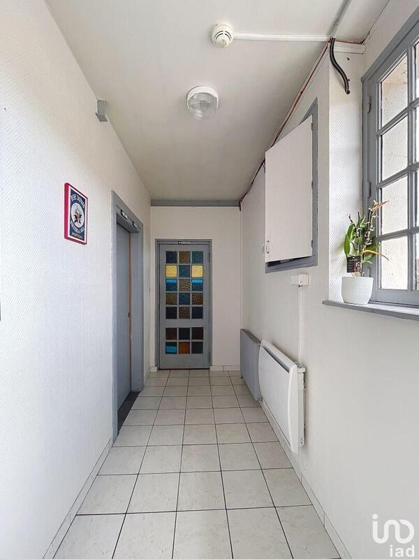 Local commercial - 303 m²