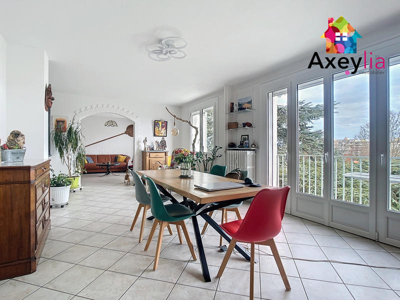 Appartement - 131 m² - 6 pièces