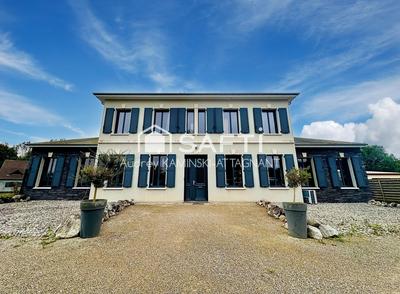 Maison - 268 m² - 9 pièces