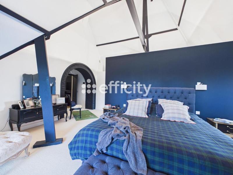 Demeure - 390 m² - 9 pièces