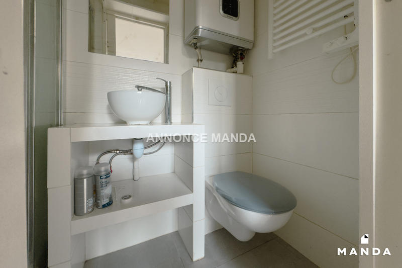 Studio - 11 m² - 1 pièce